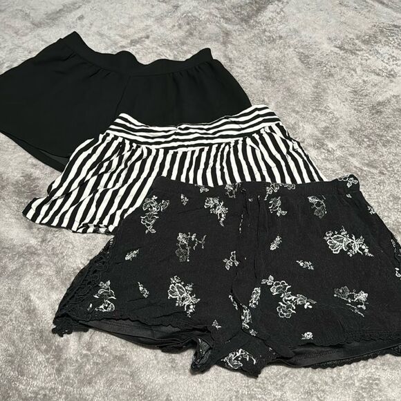 Xhilaration Bundle of 3 Black & White High Waisted Shorts M - Picture 1 of 11